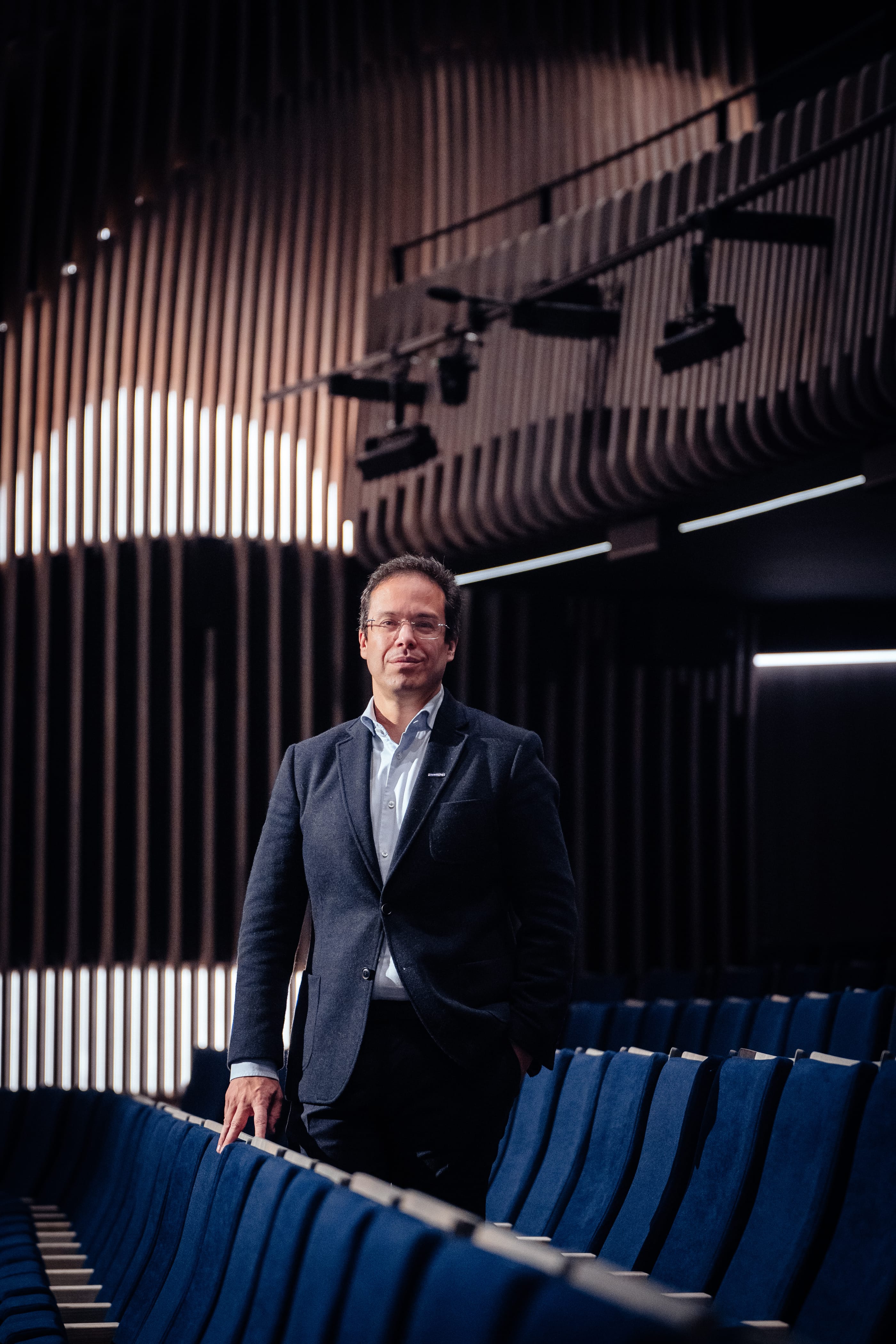 Leonardo García-Alarcón, directeur général et artistique de la Cité Bleue.